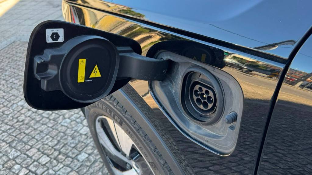 volvo-xc40-2022-hibrido-a-gasolina-1477cc