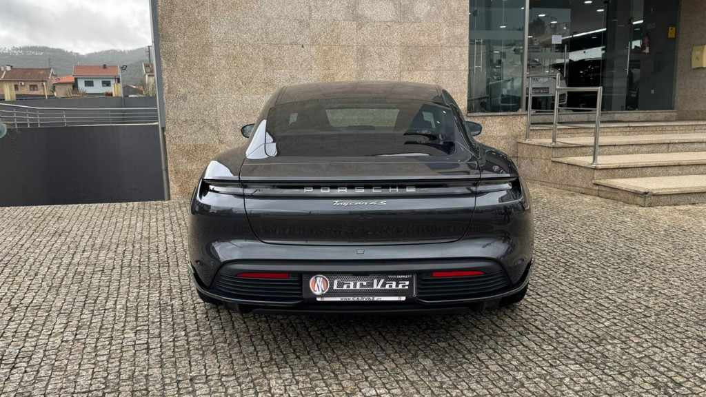 porsche-taycan-2021-eletrico-500cc