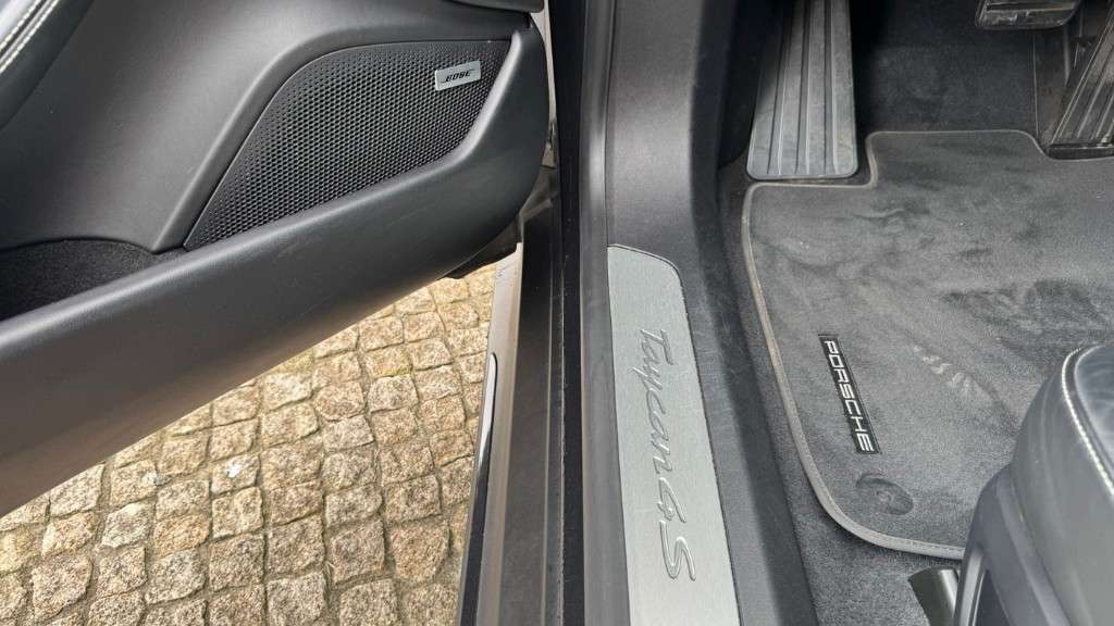 porsche-taycan-2021-eletrico-500cc