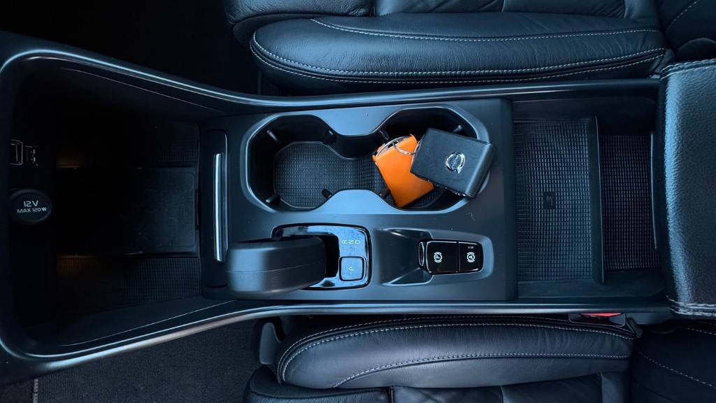 volvo-xc40-2022-hibrido-a-gasolina-1477cc