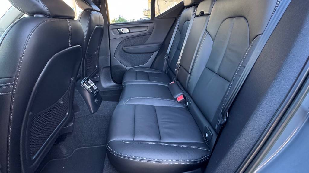 volvo-xc40-2022-hibrido-a-gasolina-1477cc