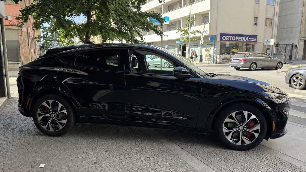 ford-mustang-2023-eletrico-500cc