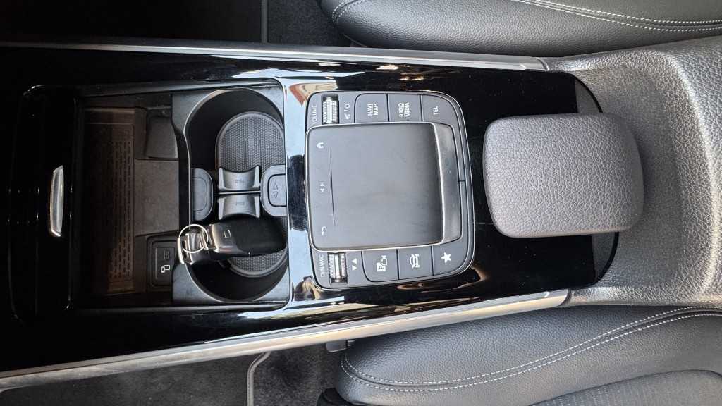mercedes-benz-eqa-2022-eletrico-500cc