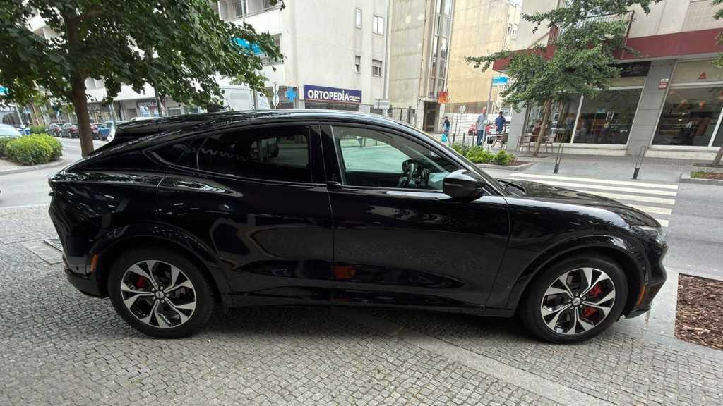 ford-mustang-2023-eletrico-500cc