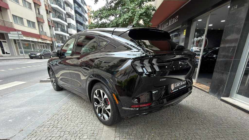 ford-mustang-2023-eletrico-500cc