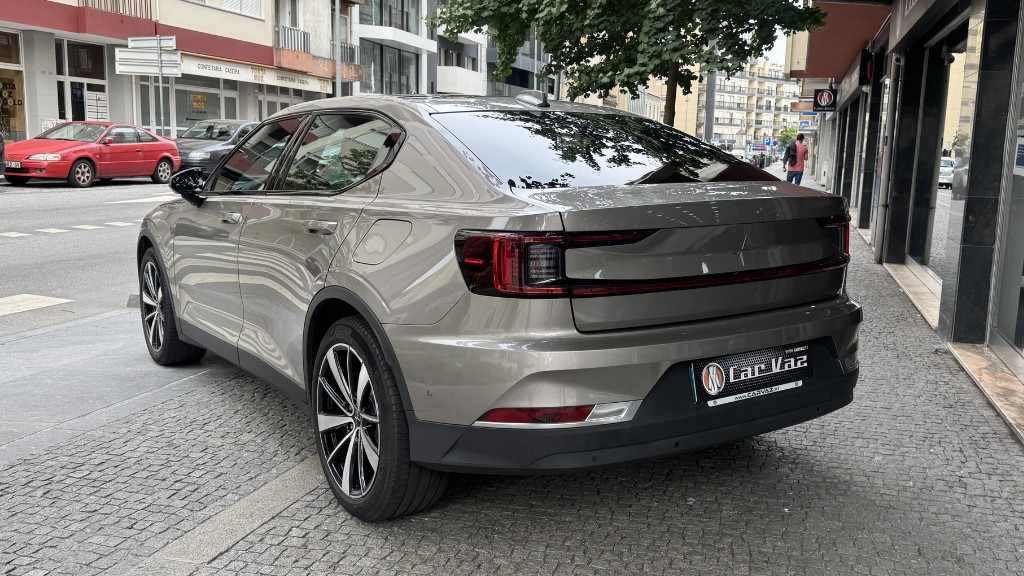 polestar-2-2021-eletrico-500cc