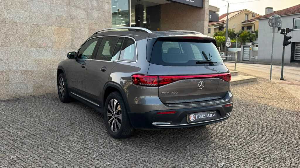 mercedes-benz-eqb-2023-eletrico-500cc