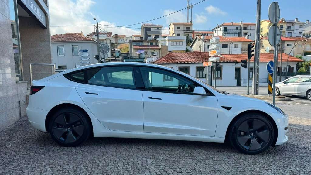 tesla-model-3-2021-eletrico-500cc
