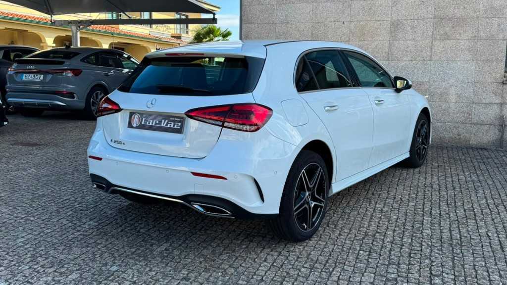 mercedes-benz-classe-a-2022-hibrido-a-gasolina-1332cc