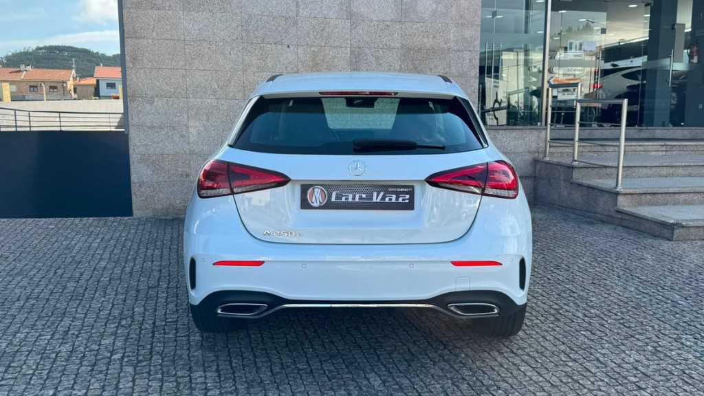 mercedes-benz-classe-a-2022-hibrido-a-gasolina-1332cc