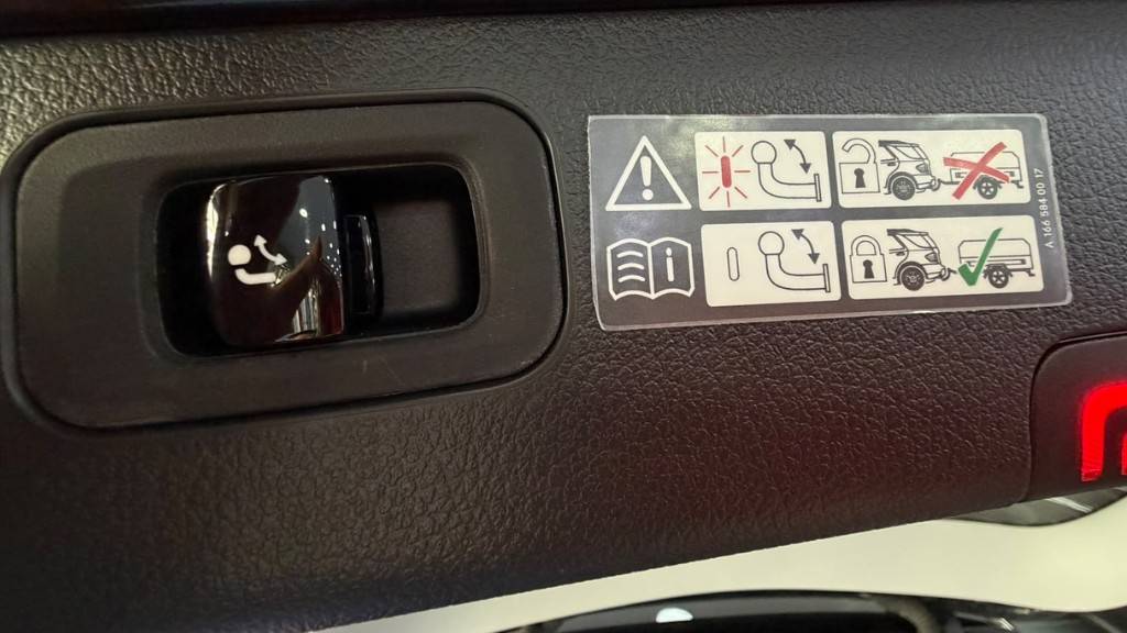 mercedes-benz-classe-c-2023-hibrido-a-gasolina-1999cc