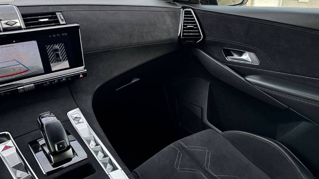 ds-ds-7-crossback-2023-diesel-1499cc