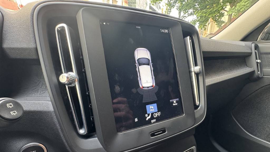volvo-xc40-2022-hibrido-a-gasolina-1477cc