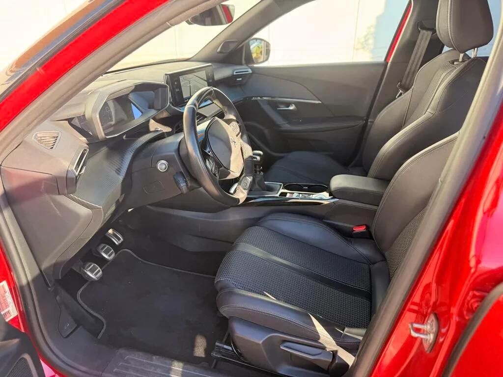 peugeot-2008-2023-gasolina-1199cc