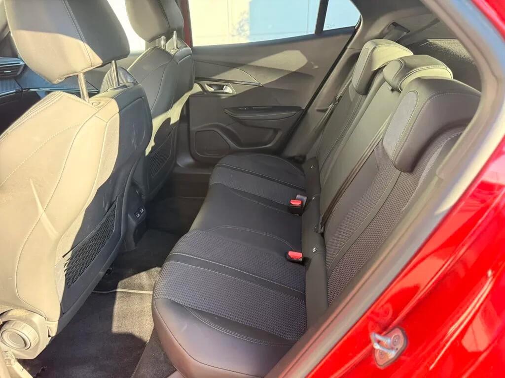 peugeot-2008-2023-gasolina-1199cc