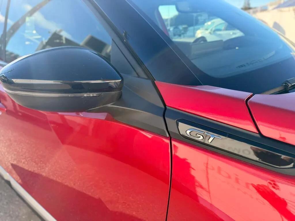 peugeot-2008-2023-gasolina-1199cc