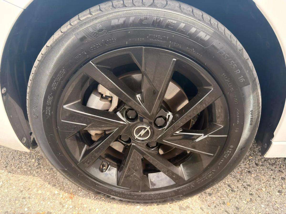 opel-corsa-2025-hibrido-a-gasolina-1199cc
