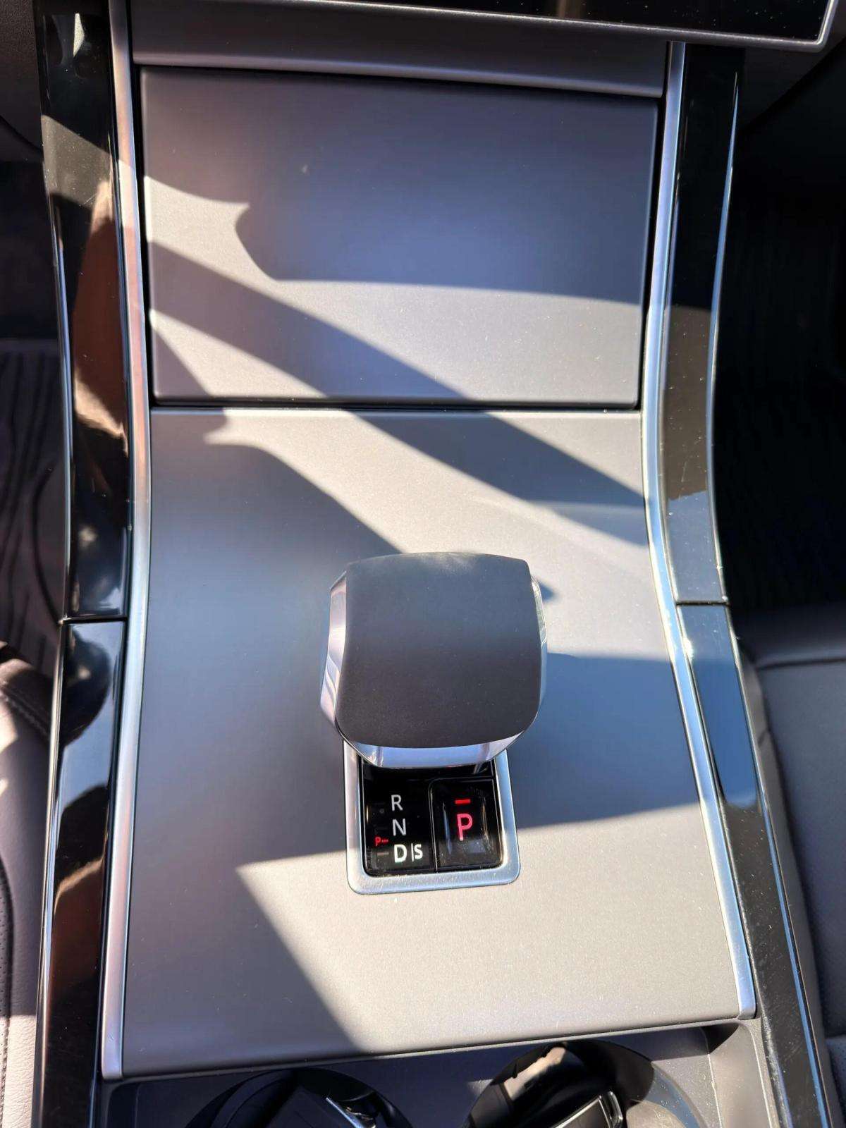 land-rover-range-rover-velar-2024-hibrido-a-gasolina-1997cc