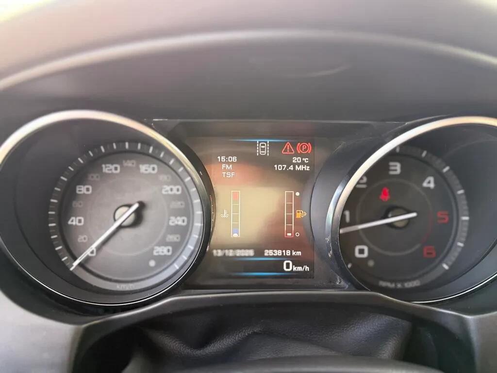 jaguar-xe-2016-diesel-1999cc
