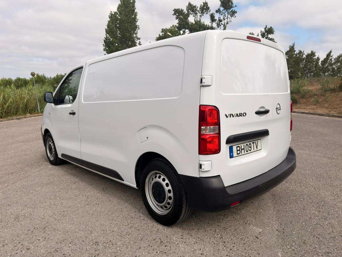 opel-vivaro-2024-diesel-1499cc