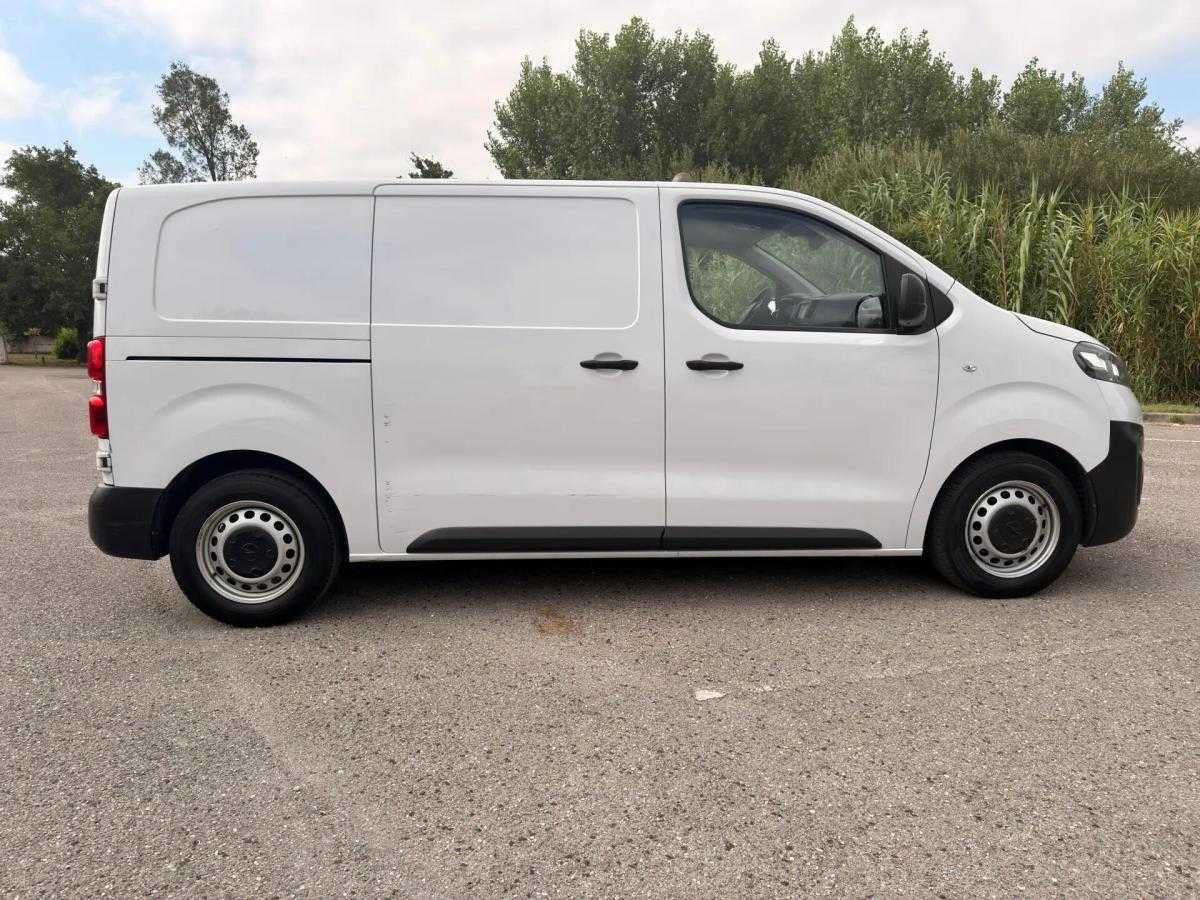 opel-vivaro-2024-diesel-1499cc
