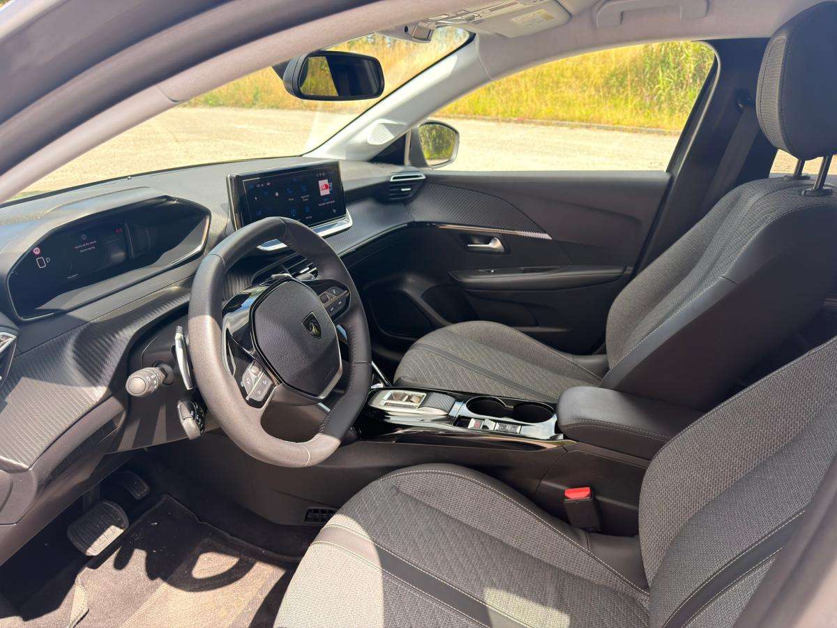 peugeot-208-2025-gasolina-1199cc