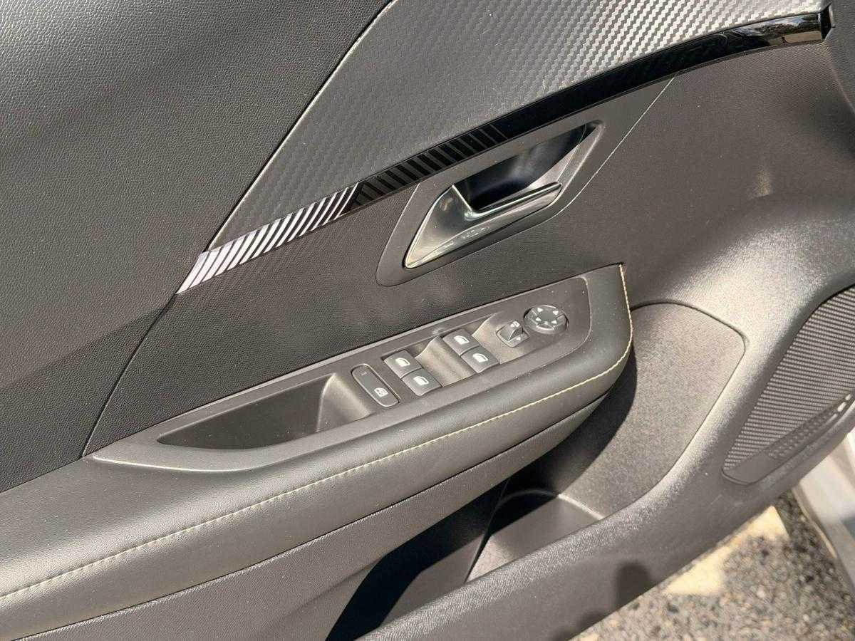 peugeot-208-2025-gasolina-1199cc
