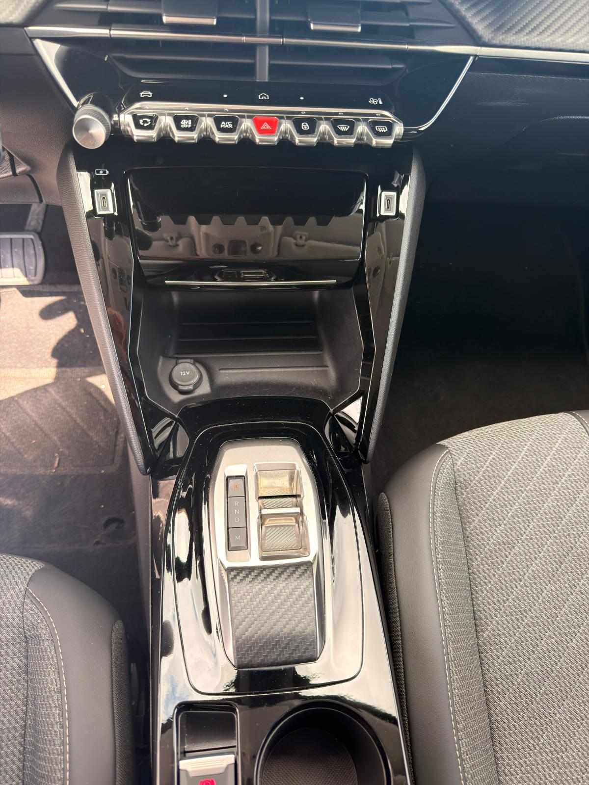 peugeot-208-2025-gasolina-1199cc