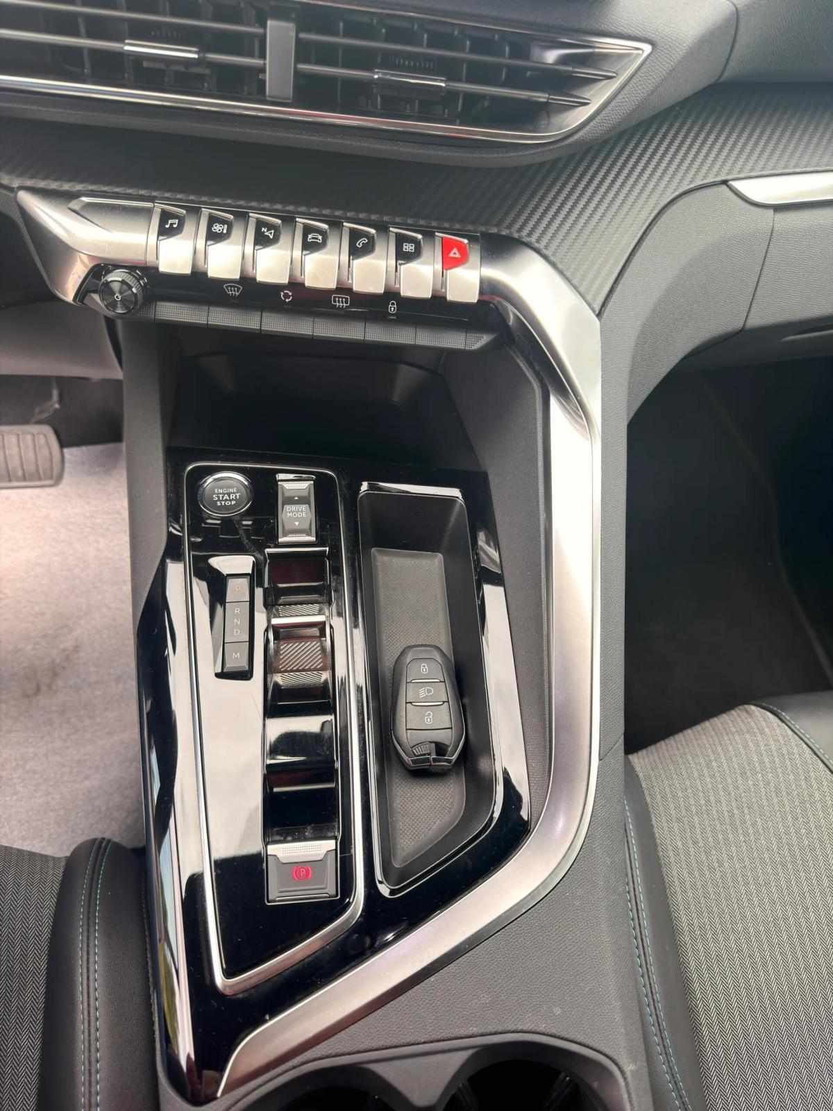 peugeot-5008-2024-gasolina-1199cc