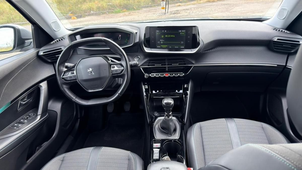 peugeot-2008-2021-gasolina-1199cc