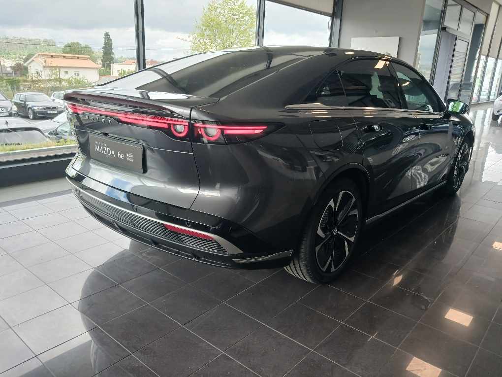 mazda-6e-68-8-kwh-2026-eletrico