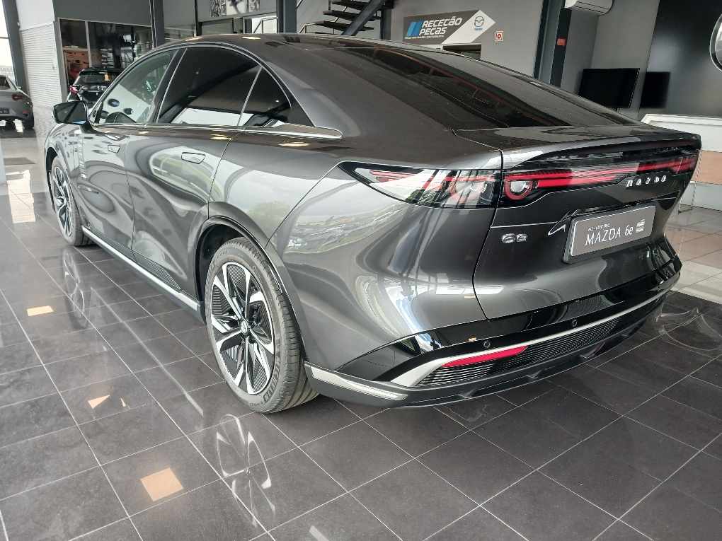 mazda-6e-68-8-kwh-2026-eletrico