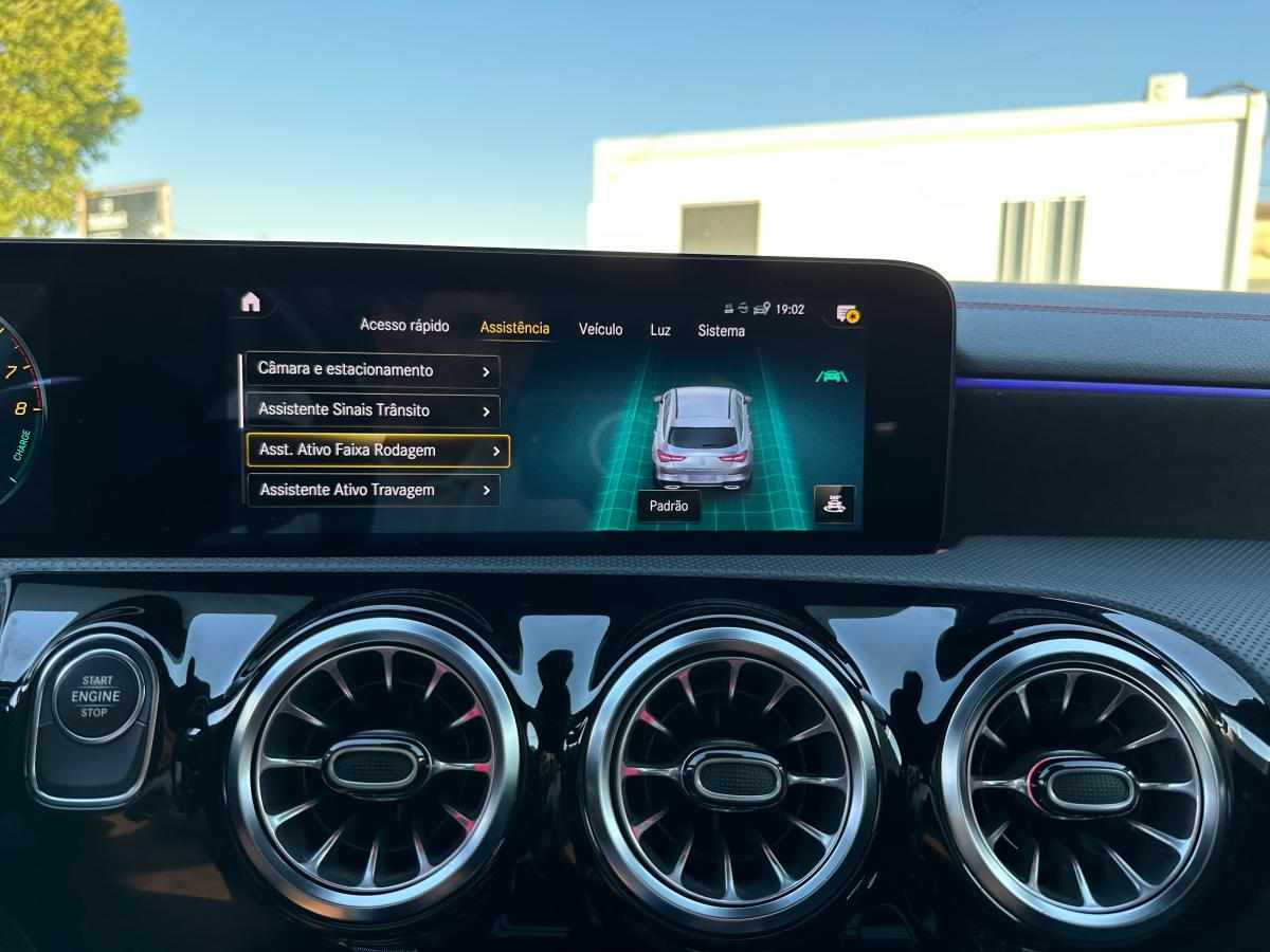 mercedes-benz-cla-250-e-2021-gasolina-1332cc