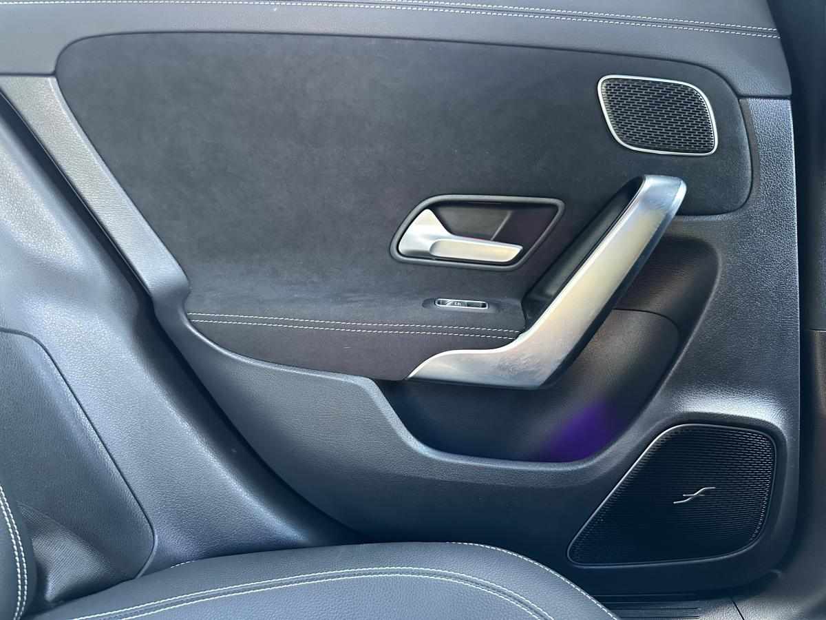 mercedes-benz-cla-250-e-2021-gasolina-1332cc