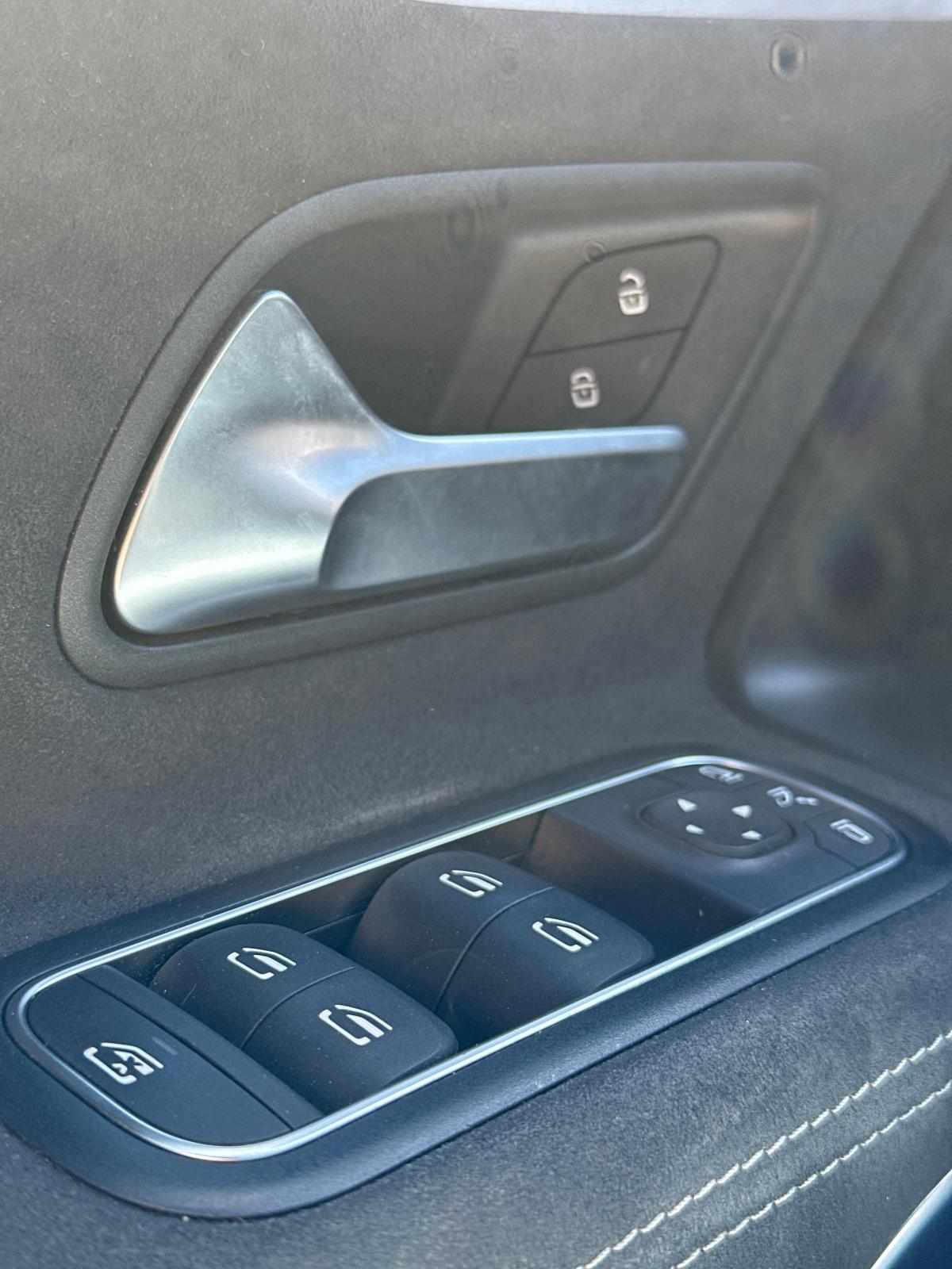 mercedes-benz-cla-250-e-2021-gasolina-1332cc