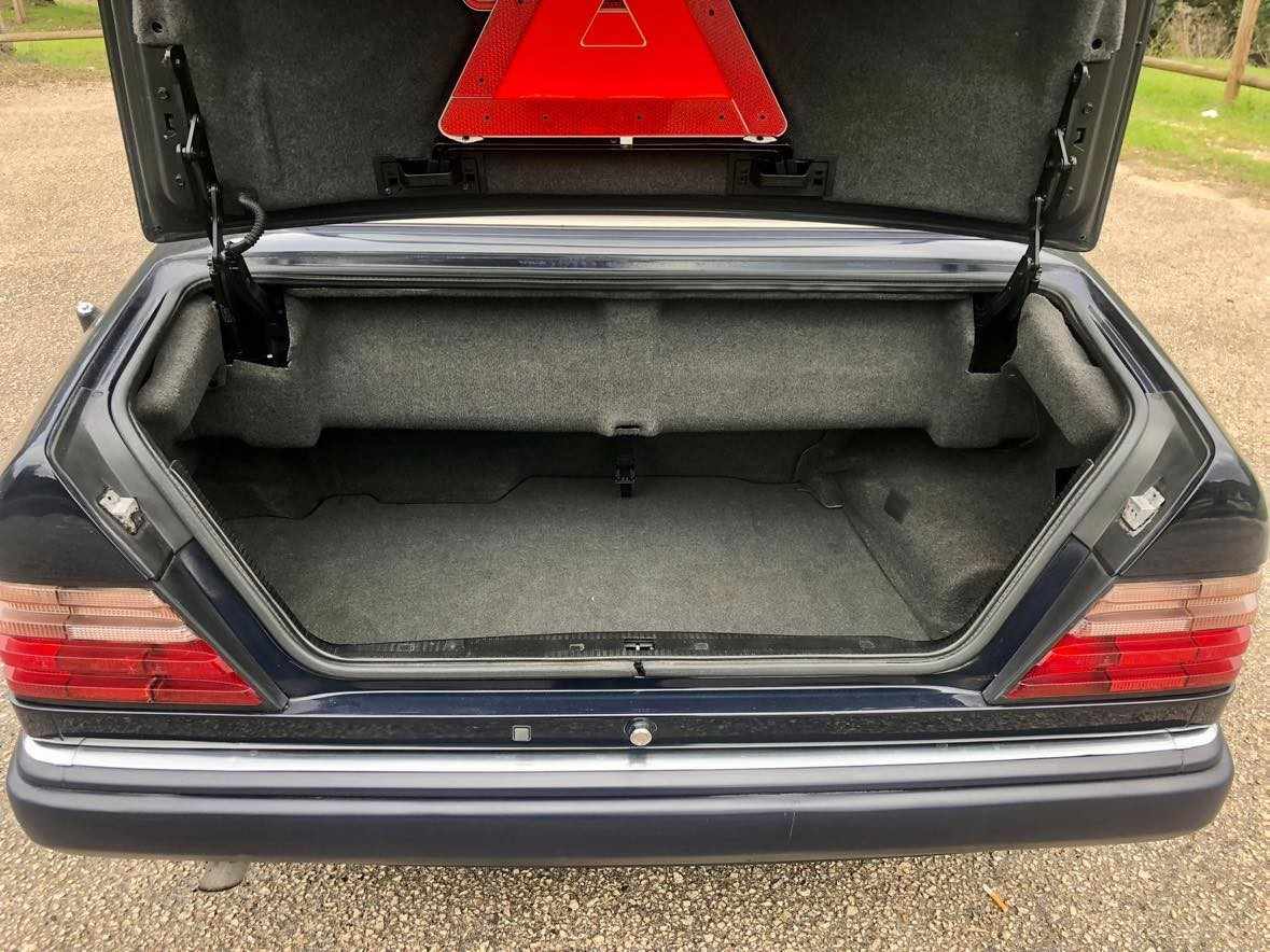 mercedes-benz-classe-e-1996-gasolina-1998cc