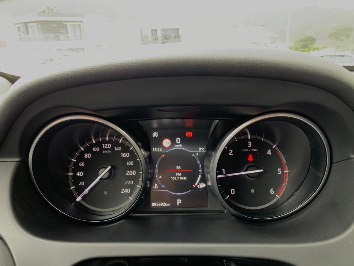 land-rover-discovery-sport-2018-diesel-1999cc