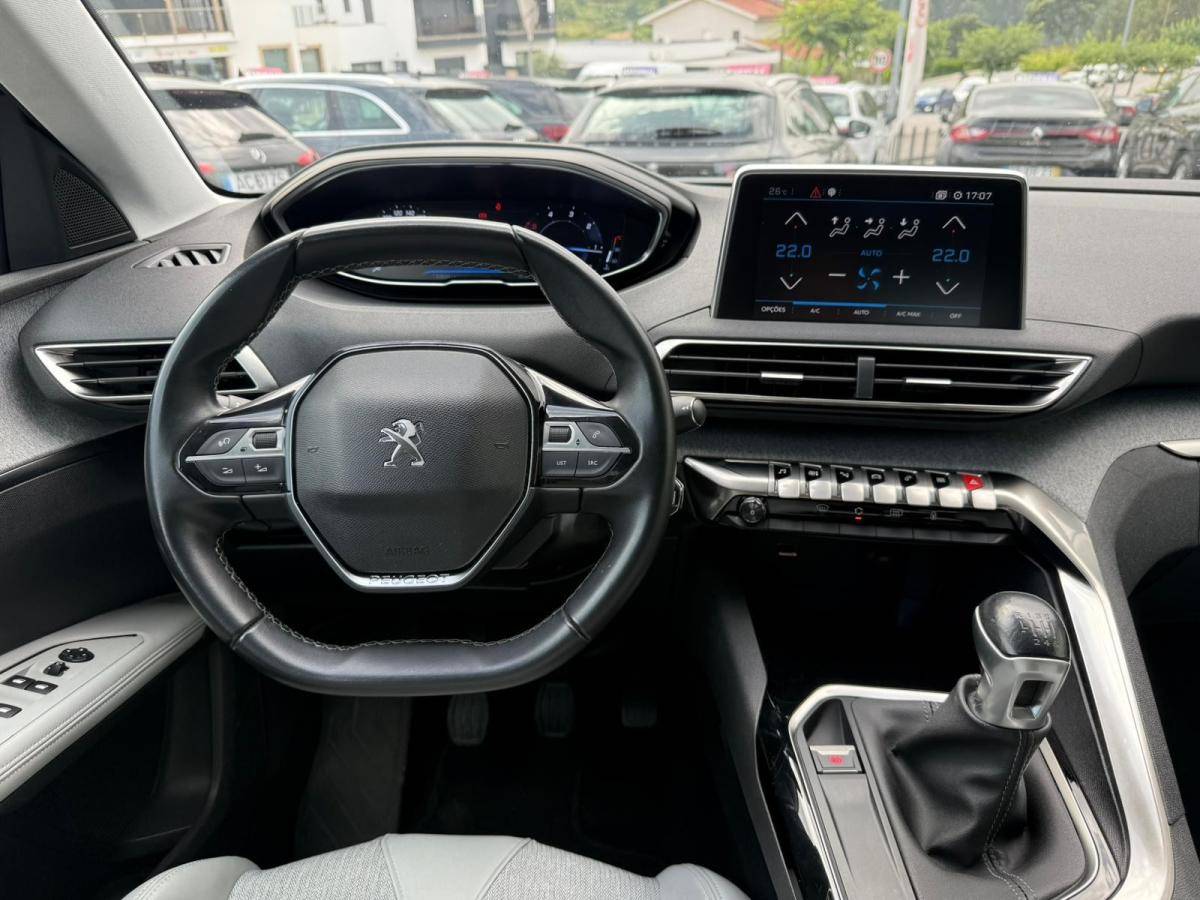 peugeot-5008-2019-diesel-1499cc