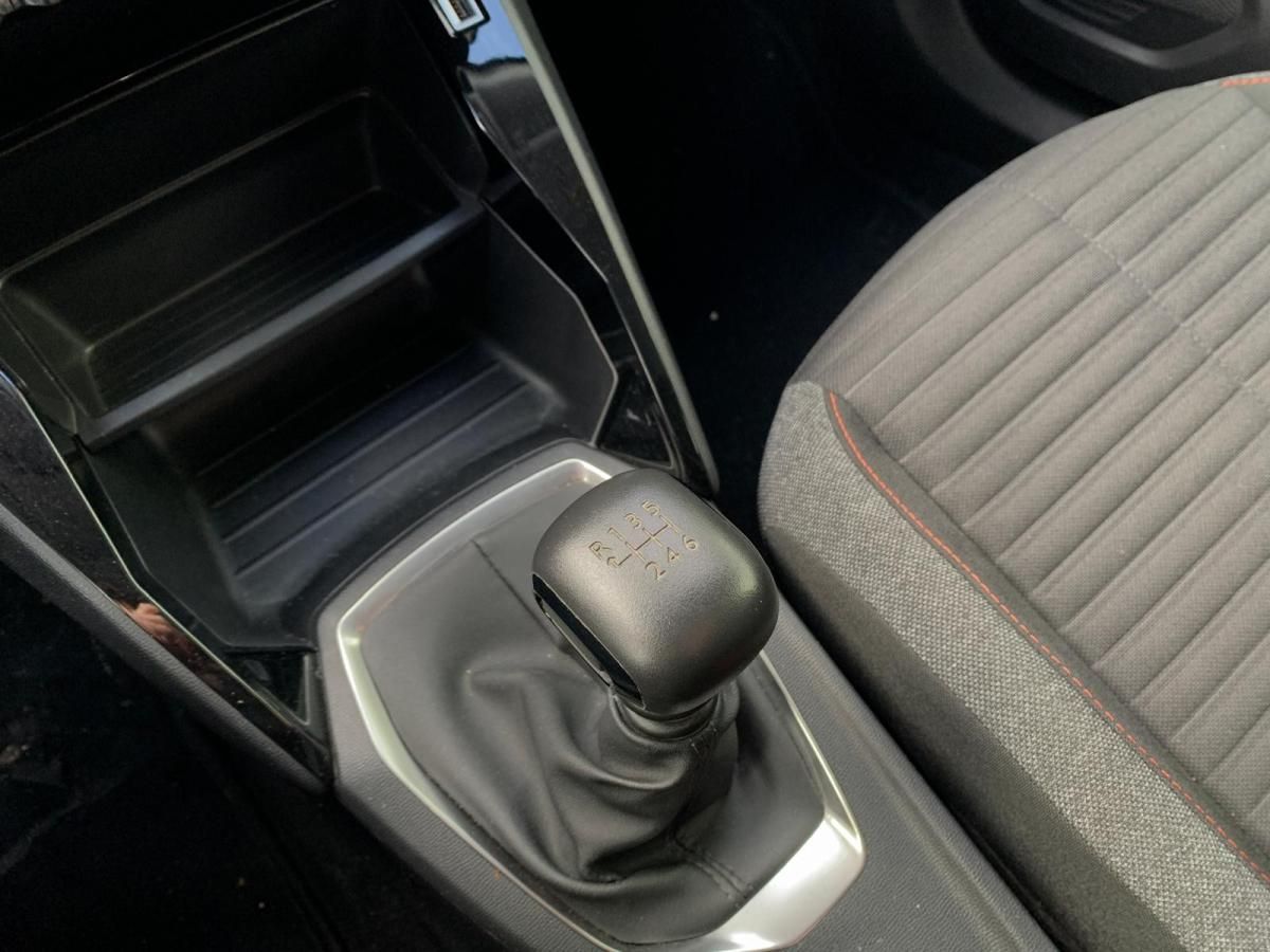 peugeot-2008-2021-diesel-1499cc