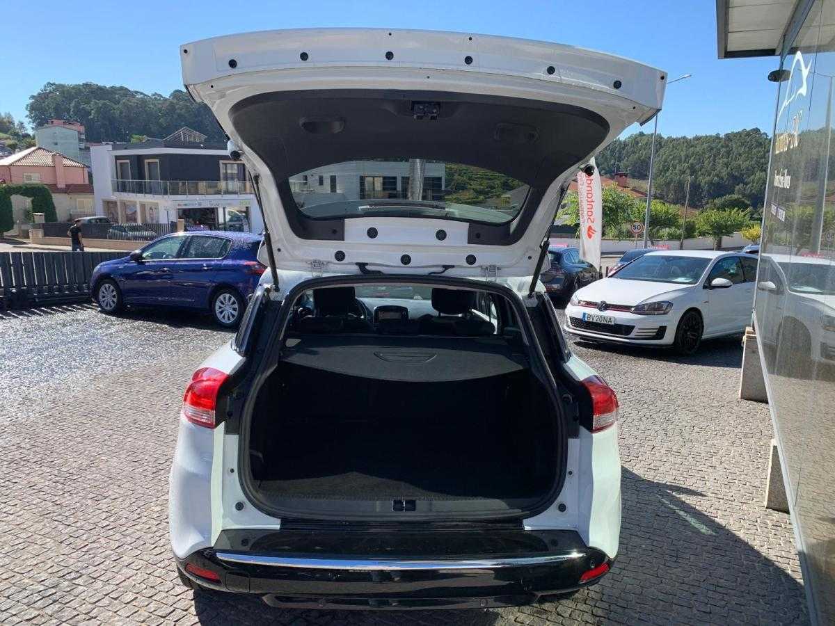 renault-clio-sport-tourer-2018-diesel-1461cc