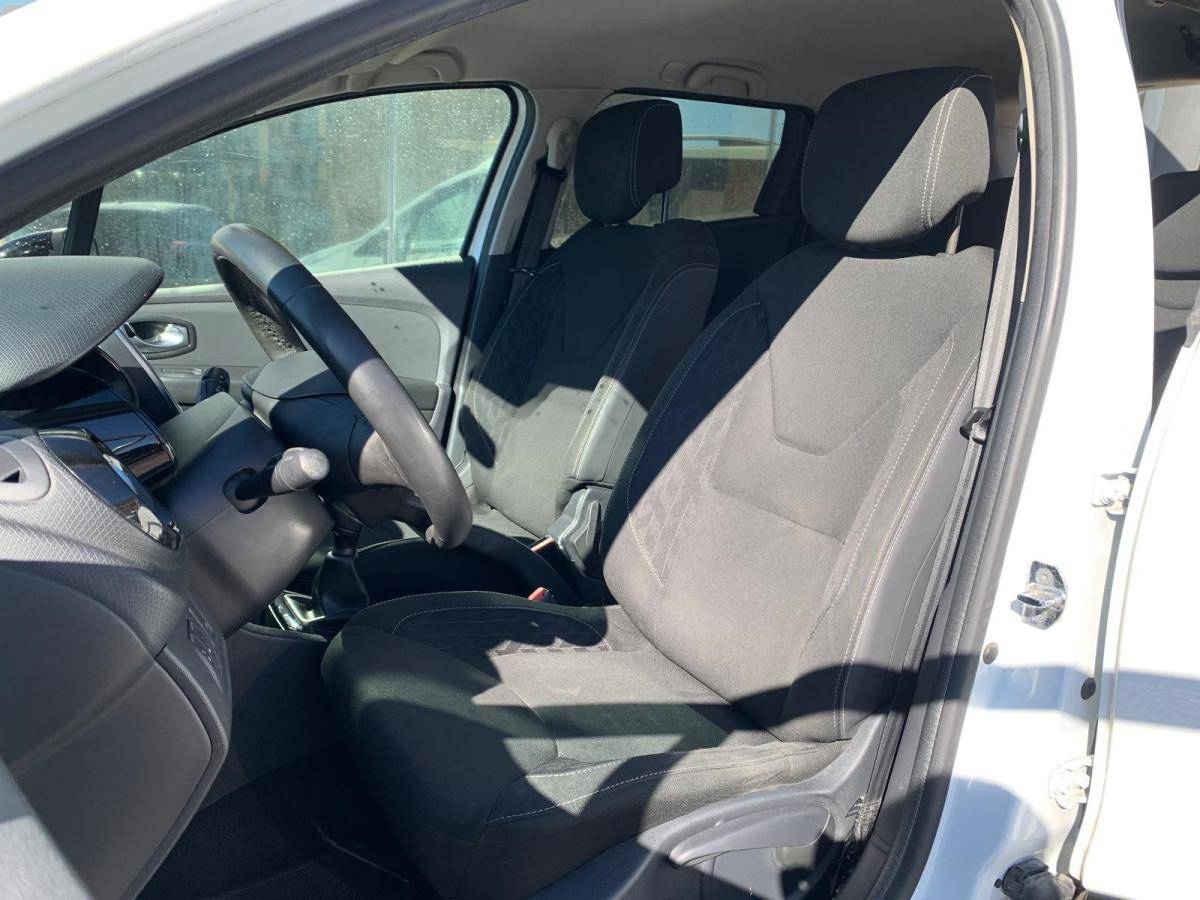 renault-clio-sport-tourer-2018-diesel-1461cc