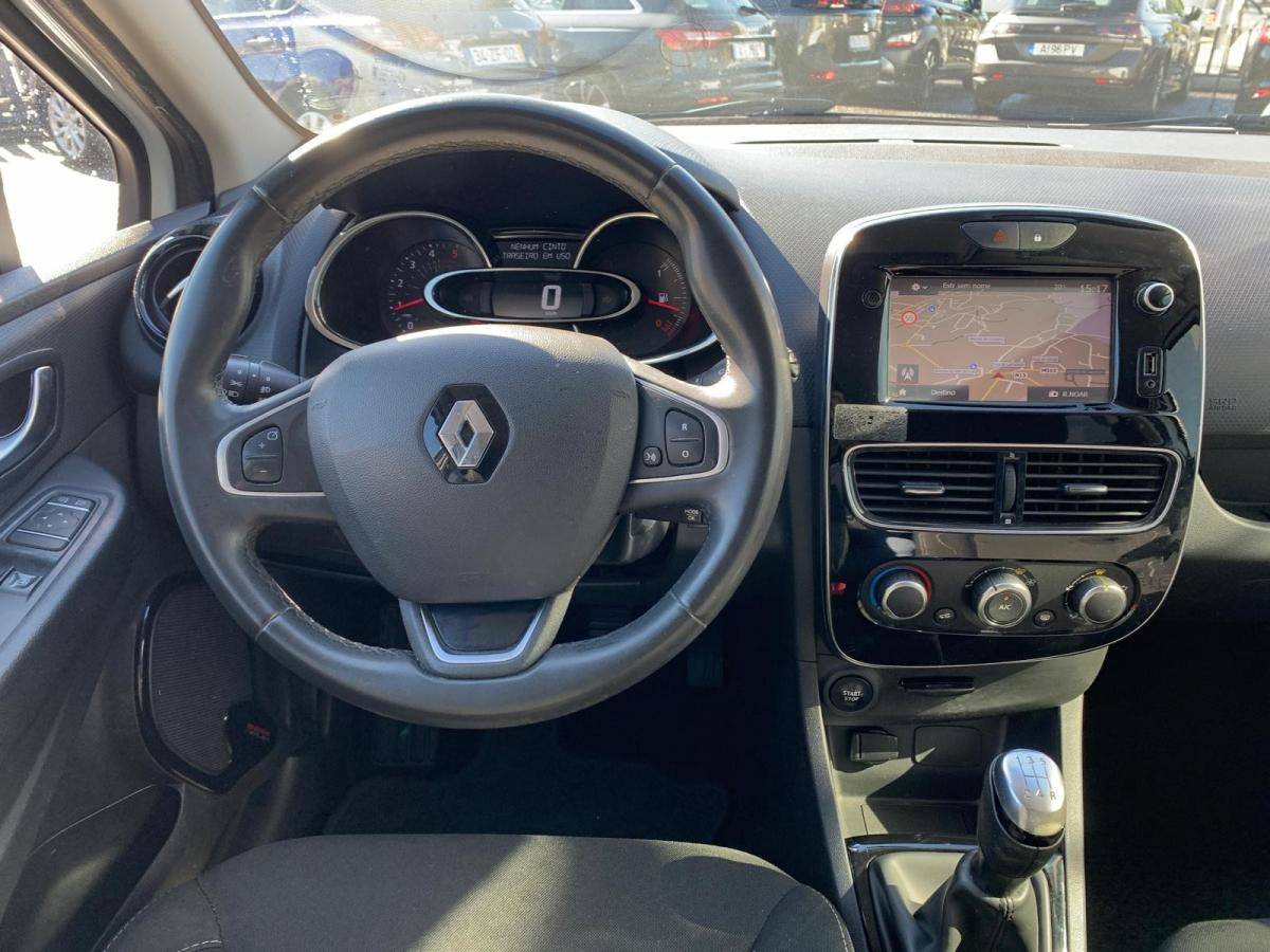 renault-clio-sport-tourer-2018-diesel-1461cc