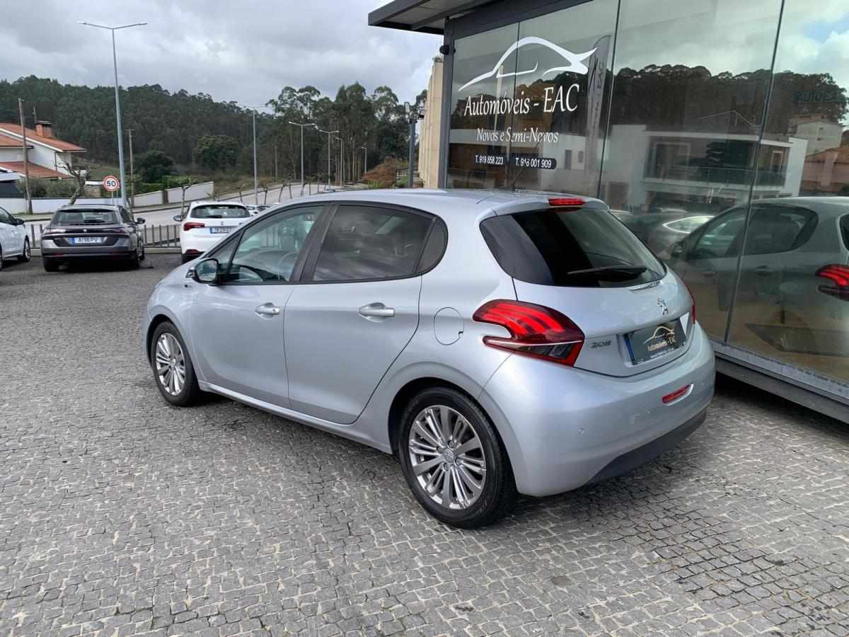 peugeot-208-2017-gasolina-1199cc