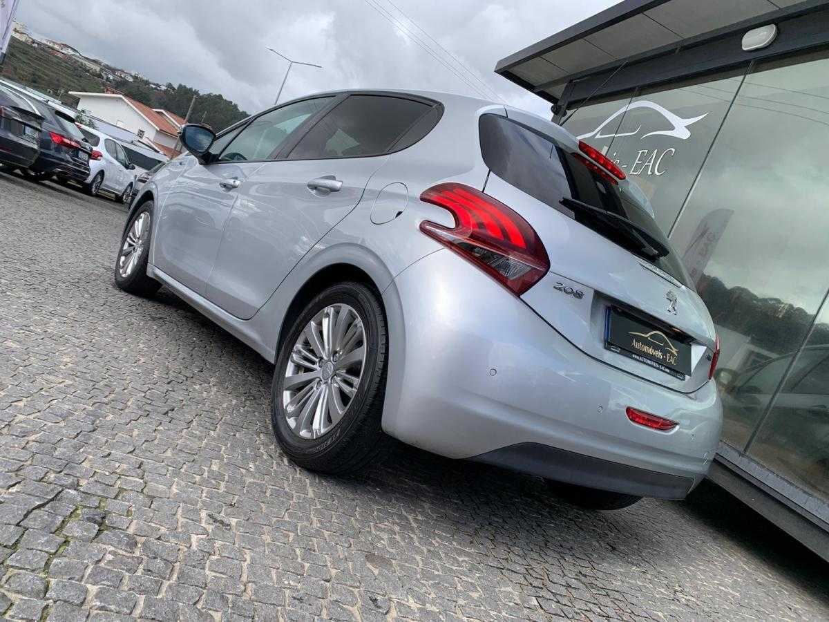 peugeot-208-2017-gasolina-1199cc
