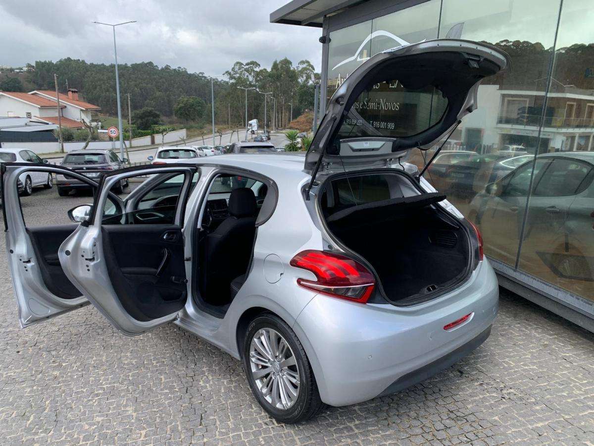 peugeot-208-2017-gasolina-1199cc