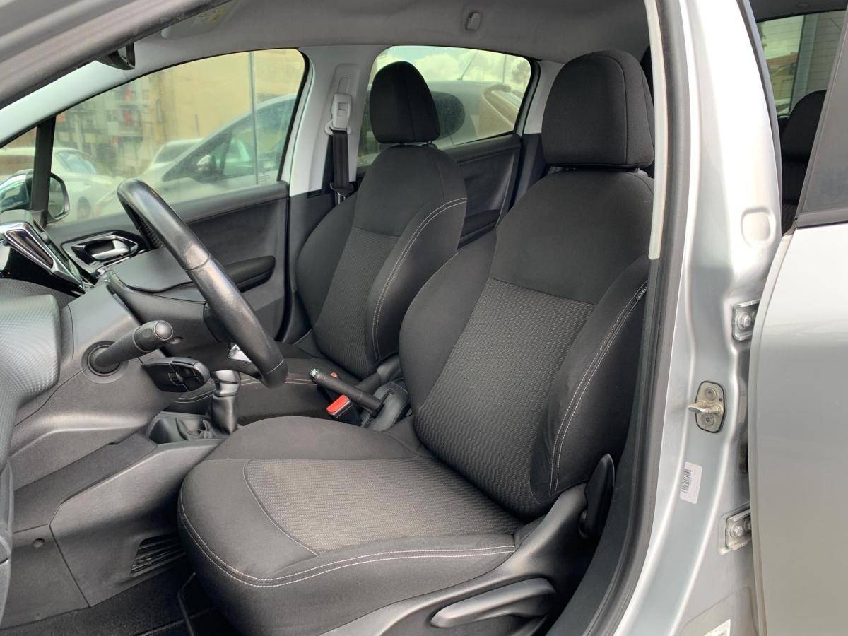 peugeot-208-2017-gasolina-1199cc