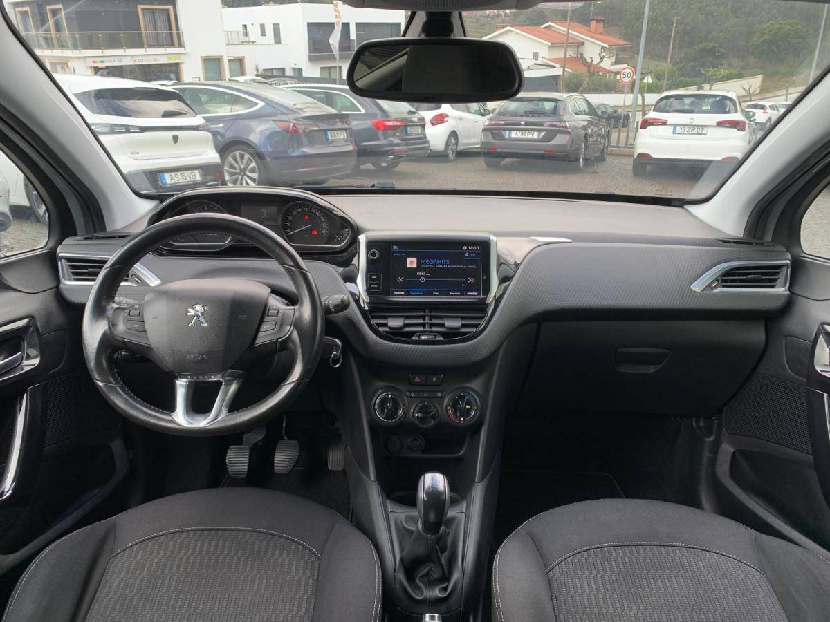 peugeot-208-2017-gasolina-1199cc