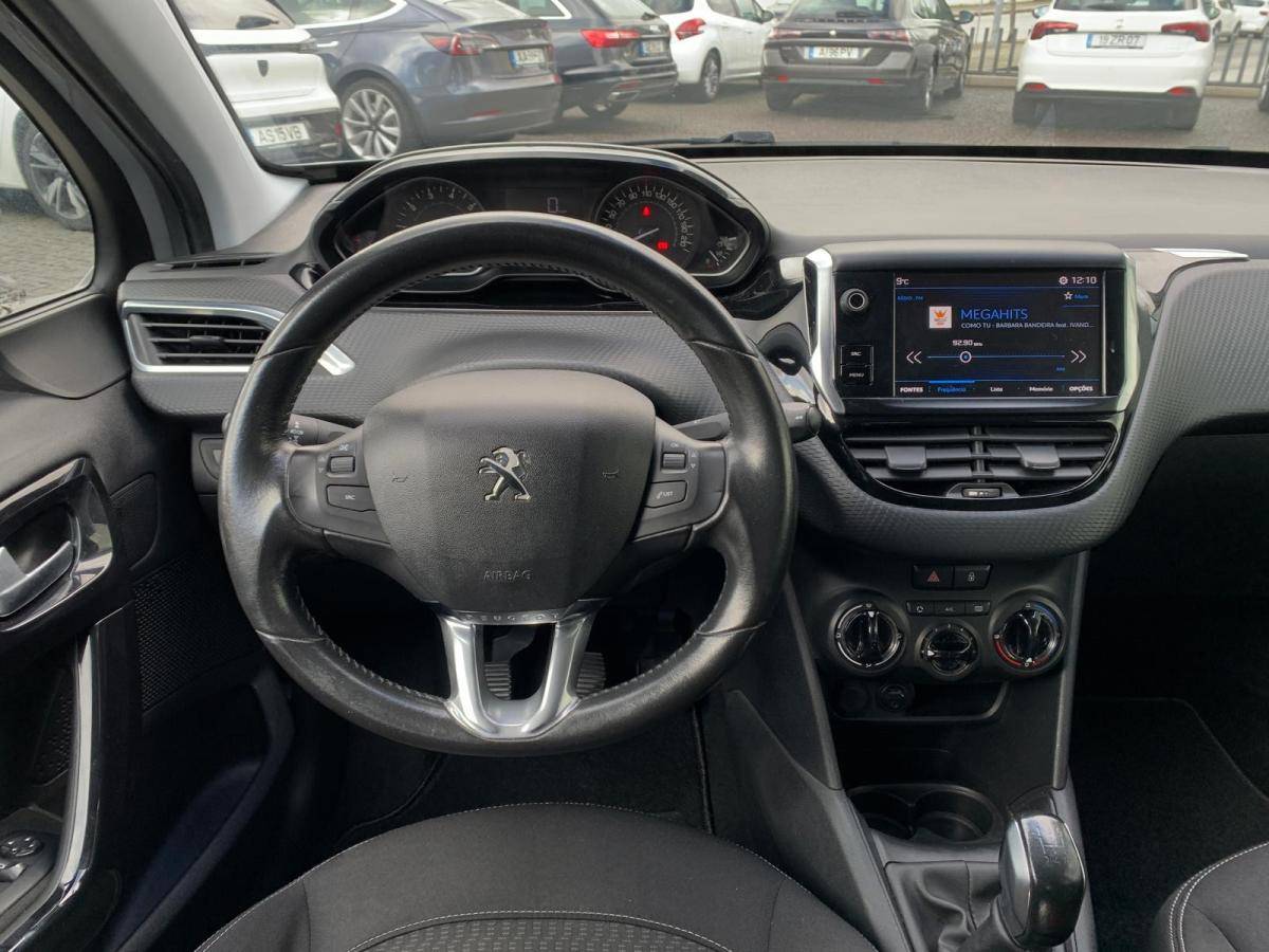 peugeot-208-2017-gasolina-1199cc