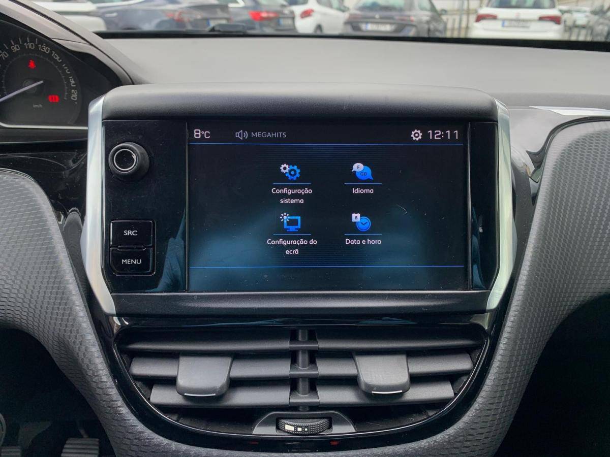 peugeot-208-2017-gasolina-1199cc