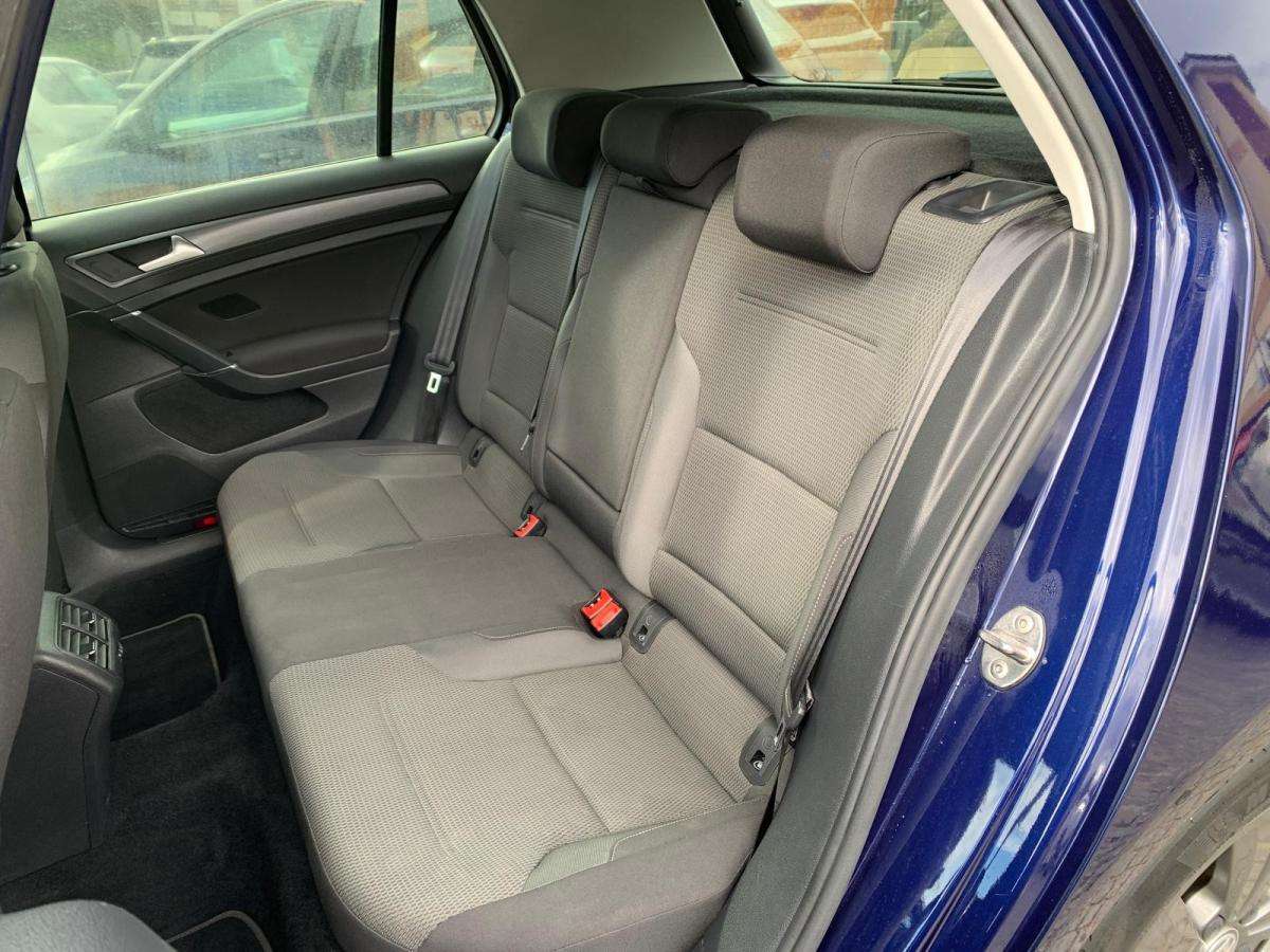 volkswagen-golf-2019-diesel-1598cc